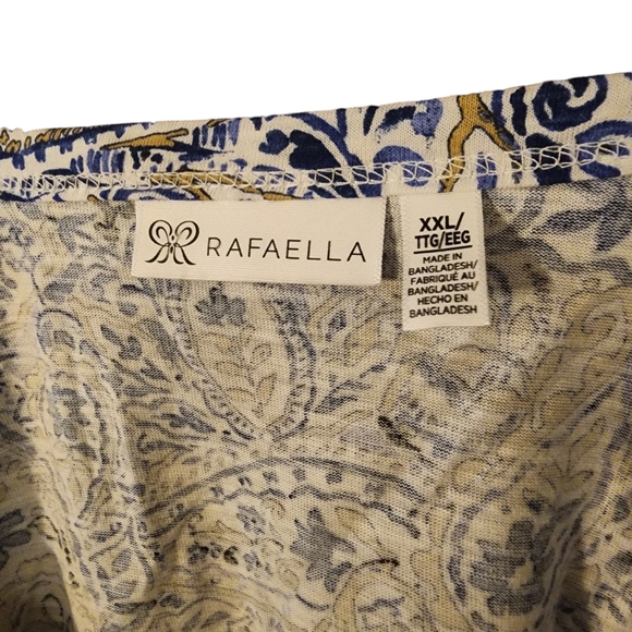 Womens short sleeve blouse floral design - Picture 2 of 5